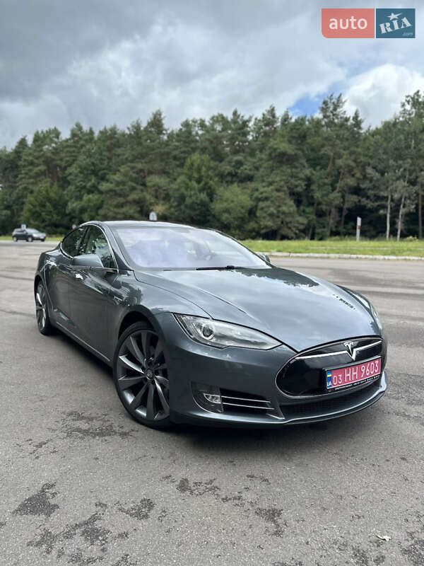 Ліфтбек Tesla Model S 2014 в Рівному