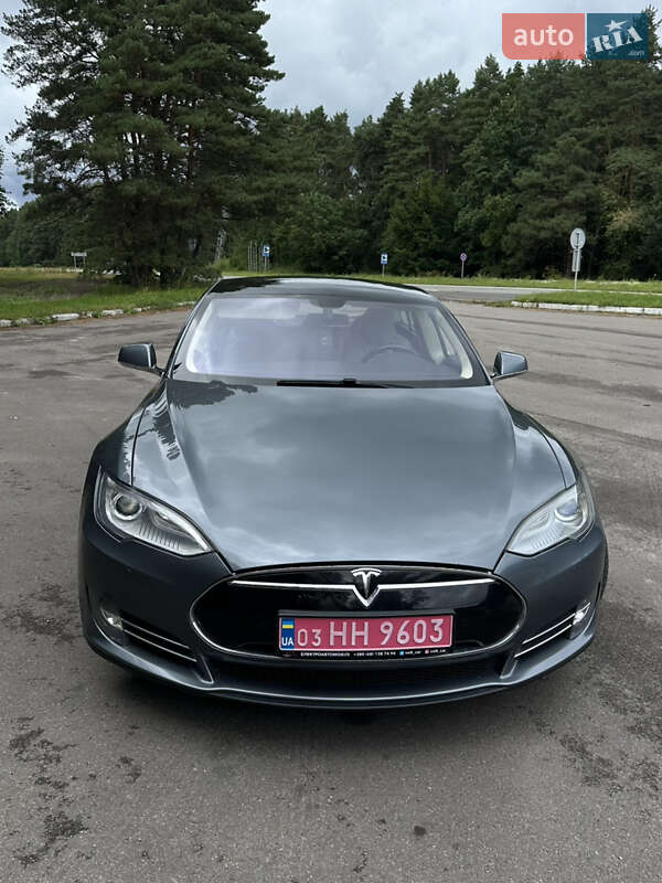 Ліфтбек Tesla Model S 2014 в Рівному