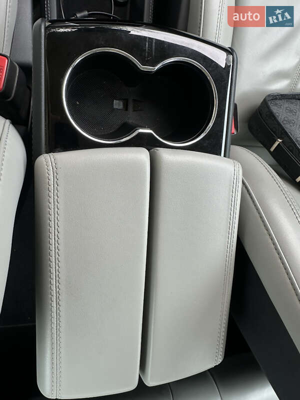 Ліфтбек Tesla Model S 2014 в Рівному