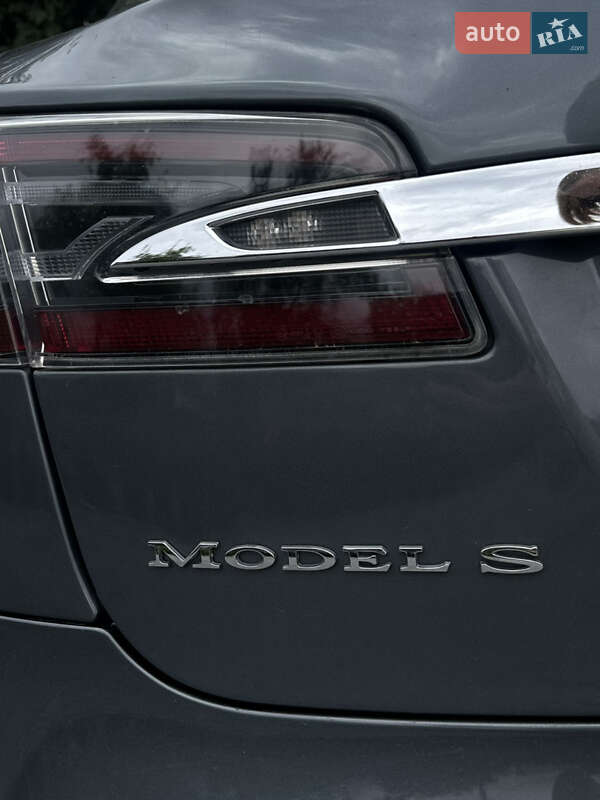 Ліфтбек Tesla Model S 2014 в Рівному