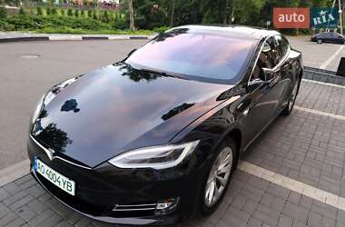 Лифтбек Tesla Model S 2019 в 