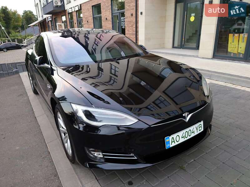 Ліфтбек Tesla Model S 2019 в Мукачевому