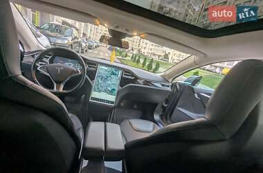 Лифтбек Tesla Model S 2015 в 