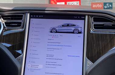 Лифтбек Tesla Model S 2013 в 