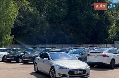 Лифтбек Tesla Model S 2013 в 
