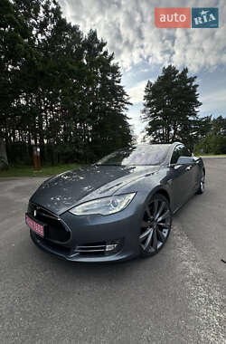 Лифтбек Tesla Model S 2014 в 
