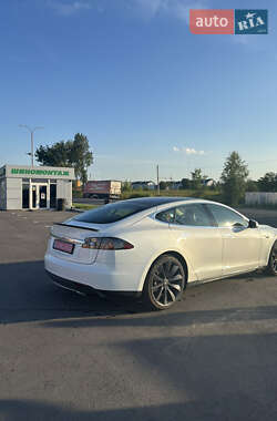 Лифтбек Tesla Model S 2012 в 