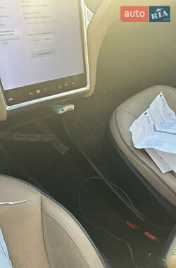 Лифтбек Tesla Model S 2012 в 