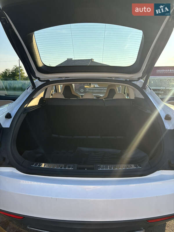 Лифтбек Tesla Model S 2012 в Луцке фото 41 Лифтбек Tesla Model S 2012 в Луцке