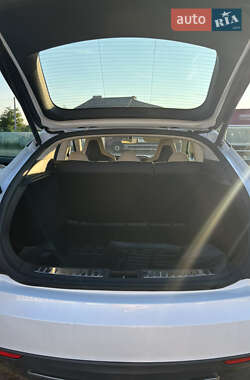 Лифтбек Tesla Model S 2012 в 