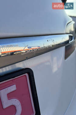 Лифтбек Tesla Model S 2012 в 