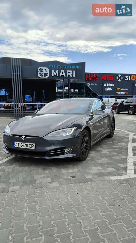 Лифтбек Tesla Model S 2016 в Виннице