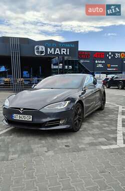 Лифтбек Tesla Model S 2016 в 