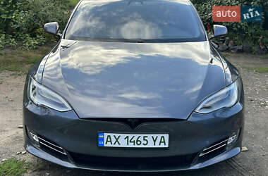 Ліфтбек Tesla Model S 2020 в 