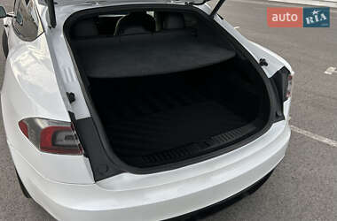 Ліфтбек Tesla Model S 2021 в 