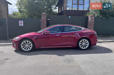 Ліфтбек Tesla Model S 2016 в Львові