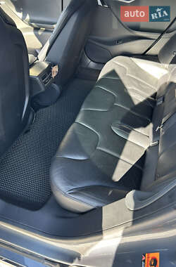 Лифтбек Tesla Model S 2013 в 