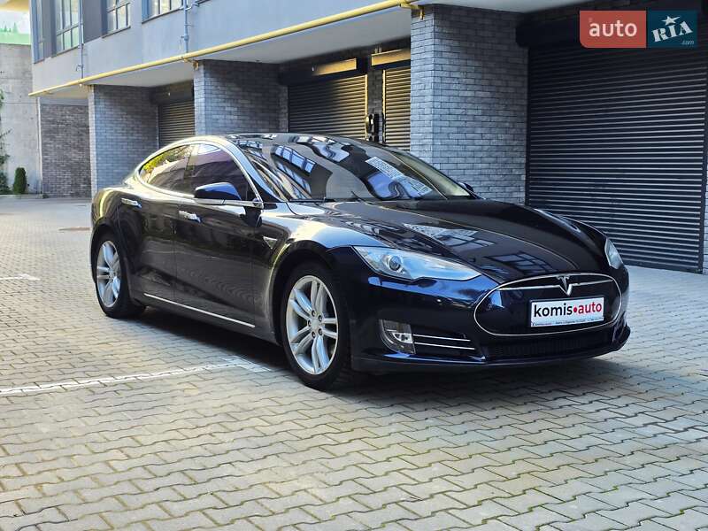Ліфтбек Tesla Model S 2014 в Хмельницькому