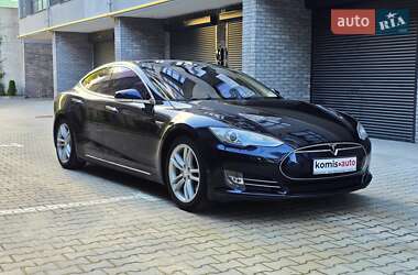 Лифтбек Tesla Model S 2014 в 