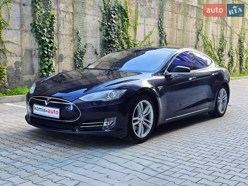 Ліфтбек Tesla Model S 2014 в Хмельницькому