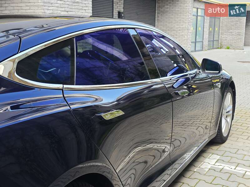 Ліфтбек Tesla Model S 2014 в Хмельницькому