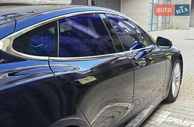Лифтбек Tesla Model S 2014 в 