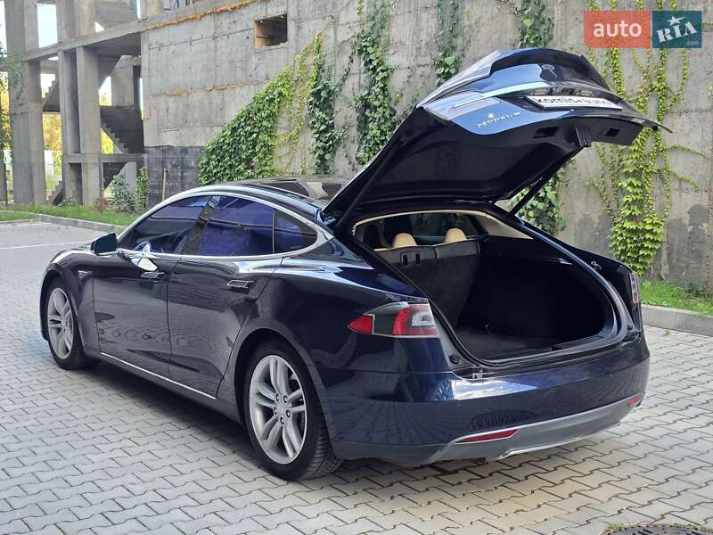 Ліфтбек Tesla Model S 2014 в Хмельницькому