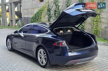 Лифтбек Tesla Model S 2014 в 