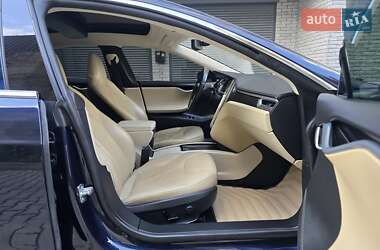 Лифтбек Tesla Model S 2014 в 