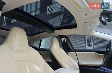 Лифтбек Tesla Model S 2014 в 