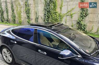 Лифтбек Tesla Model S 2014 в 