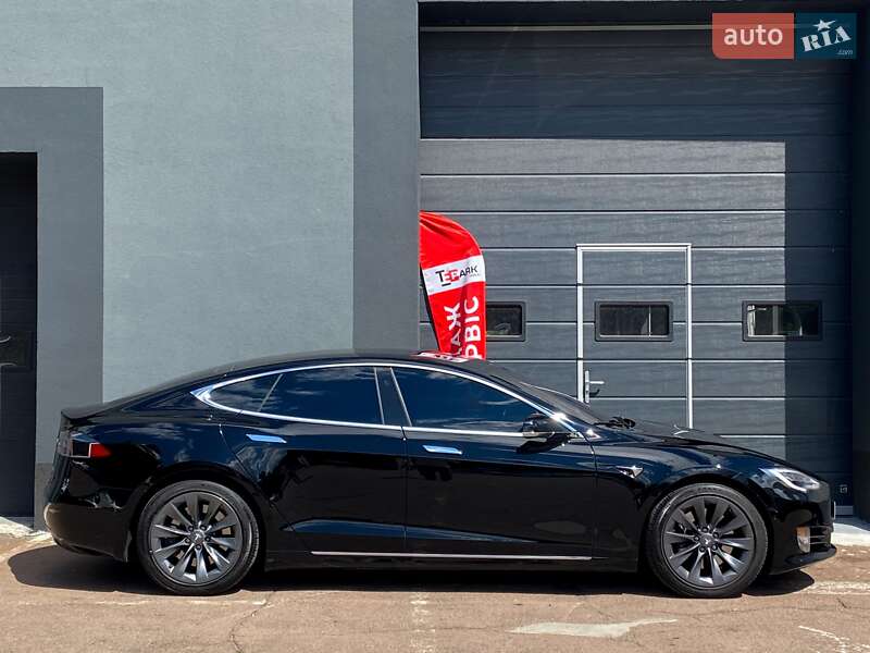 Лифтбек Tesla Model S 2020 в Киеве