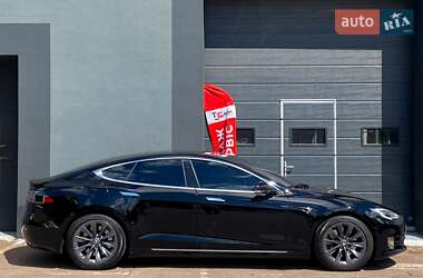 Лифтбек Tesla Model S 2020 в 