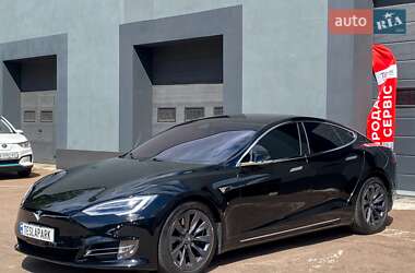 Лифтбек Tesla Model S 2020 в 