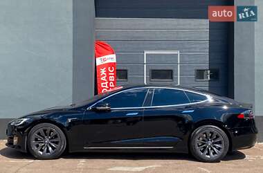 Лифтбек Tesla Model S 2020 в 
