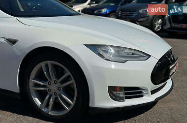 Лифтбек Tesla Model S 2013 в 