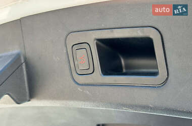 Лифтбек Tesla Model S 2013 в 