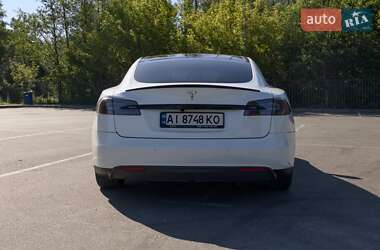 Лифтбек Tesla Model S 2015 в 