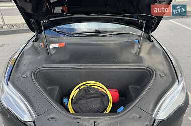 Лифтбек Tesla Model S 2018 в 