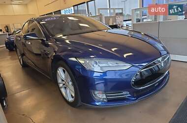 Tesla Model S 2015
