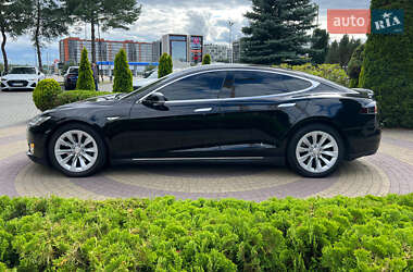 Лифтбек Tesla Model S 2013 в 