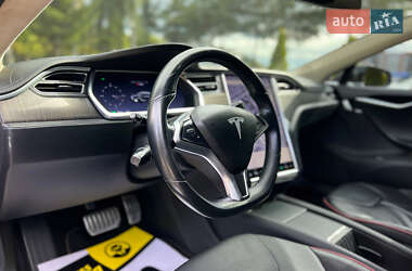 Лифтбек Tesla Model S 2013 в 