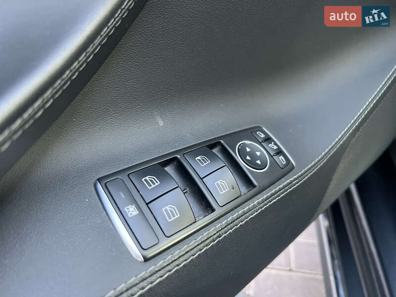 Ліфтбек Tesla Model S 2014 в Одесі
