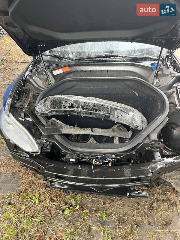 Ліфтбек Tesla Model S 2016 в Львові фото 8 Ліфтбек Tesla Model S 2016 в Львові