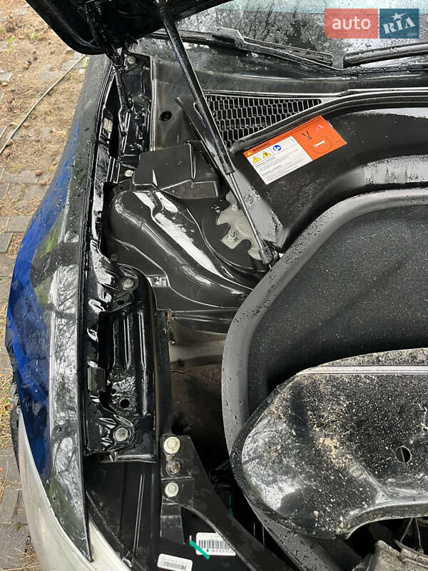 Ліфтбек Tesla Model S 2016 в Львові фото 7 Ліфтбек Tesla Model S 2016 в Львові