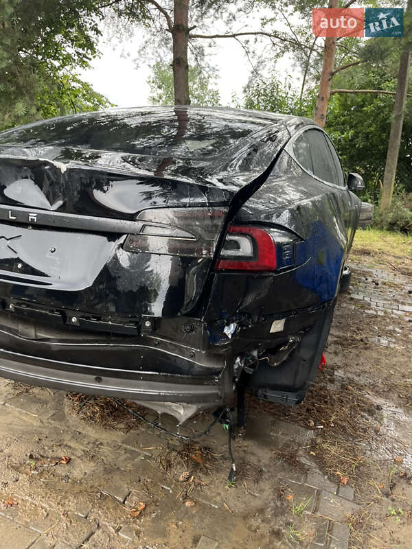 Ліфтбек Tesla Model S 2016 в Львові фото 18 Ліфтбек Tesla Model S 2016 в Львові