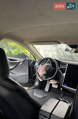 Лифтбек Tesla Model S 2016 в 