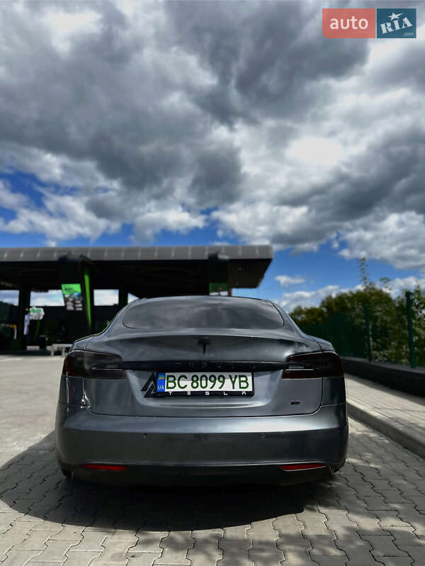 Лифтбек Tesla Model S 2013 в Львове