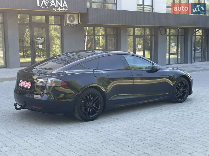 Лифтбек Tesla Model S 2019 в Луцке