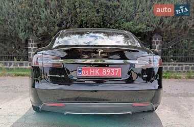 Лифтбек Tesla Model S 2013 в 